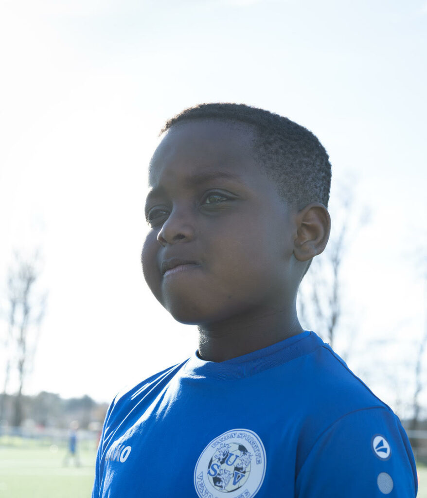 Christophe Darbelet, Filigranes éditions, Fantaisie football Clubs, Portraits Vichy, Allier, foot, terrain, amitié, fraternité, territoire, espace, ballon, Frédéric Martin, 5ruedu, chroniques livres photos, 