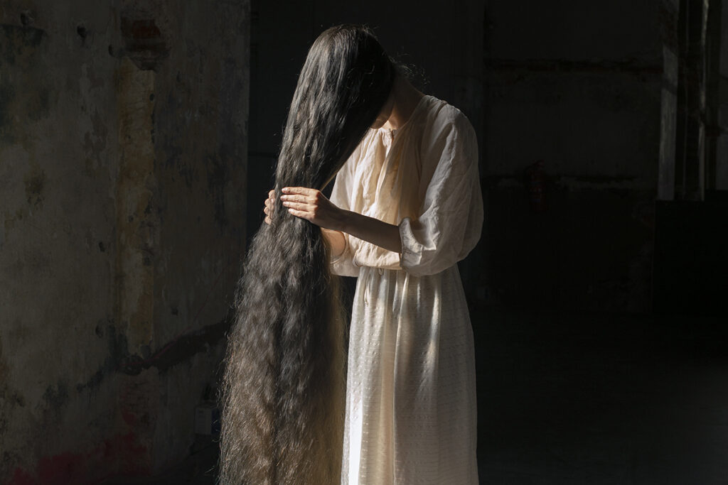 Origini Edizioni, Claudine Doury, Solstice, tradition, conte, beauté, féérie, chronique, livre photo, Frédéric Martin, 5ruedu, Nord, Pays baltes, été, infini, 